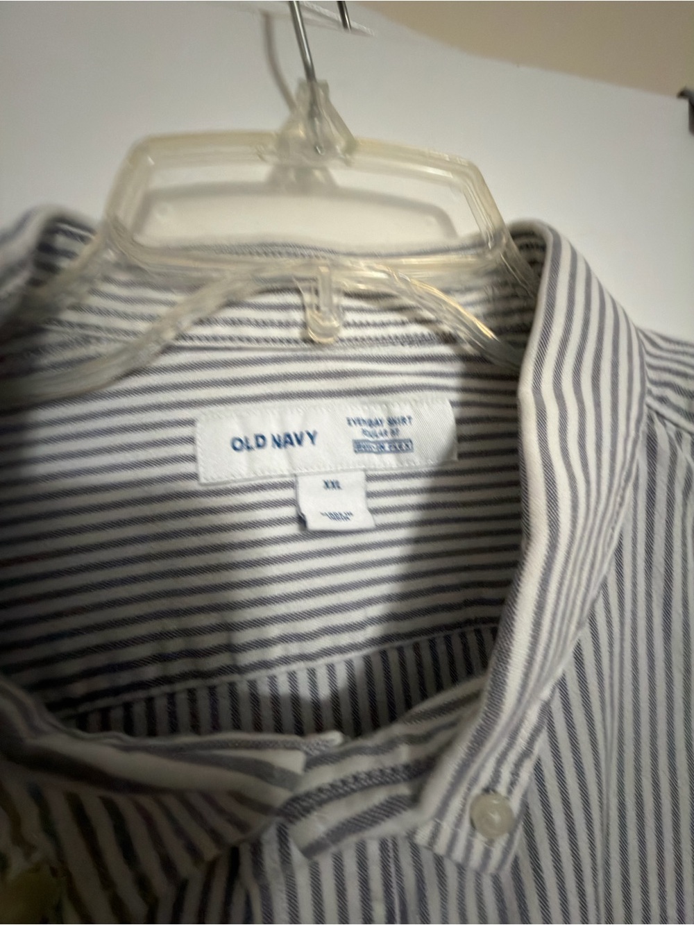 Old Navy Men's White and grey Striped Classic Oxford Button-Down Shirt